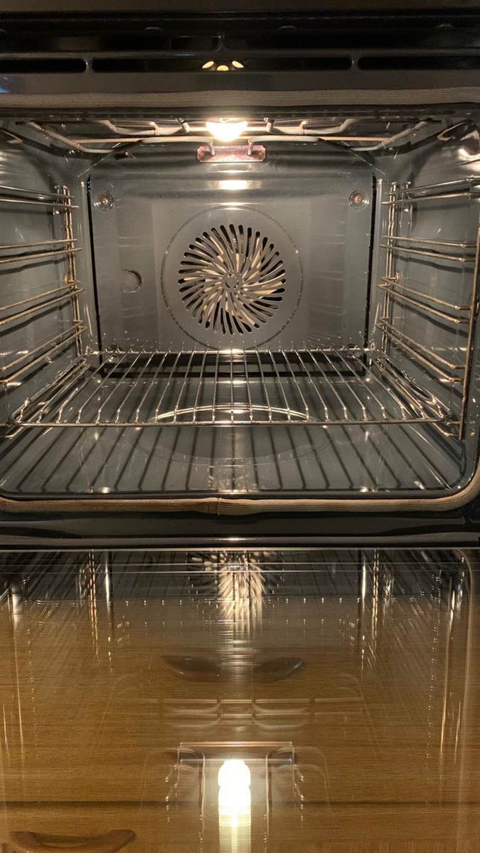 Backofen nach der Reinigung – makellos sauber